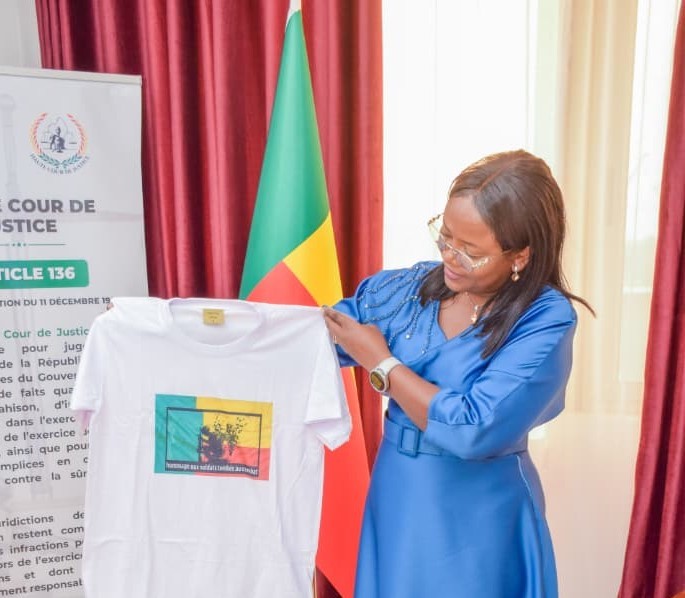 Audience: la Présidente de la Haute Cour de Justice reçois une délégation de la 20ᵉ promotion du Cours de Perfectionnement des Officiers Supérieurs (CPOS) de l’École Nationale Supérieure des Armées (ENSA)