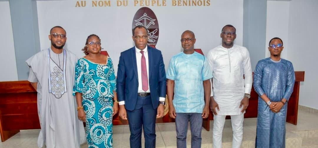 COOPERATION INSTITUTIONNELLE ET PARTAGE D’EXPERIENCES : IMMERSION DE LA HAUTE COUR DE JUSTICE A LA COUR SUPREME