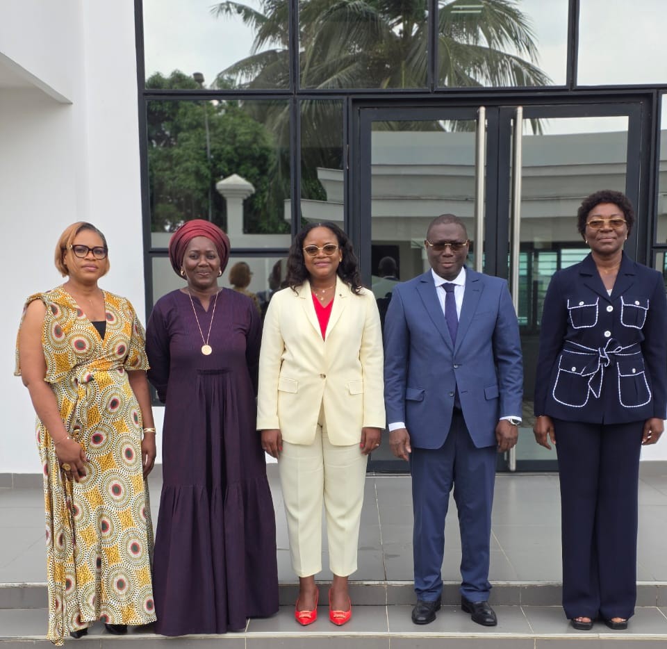 Visite de courtoisie de la Pre Dandi GNAMOU à la Cour des comptes de Côte d’Ivoire.