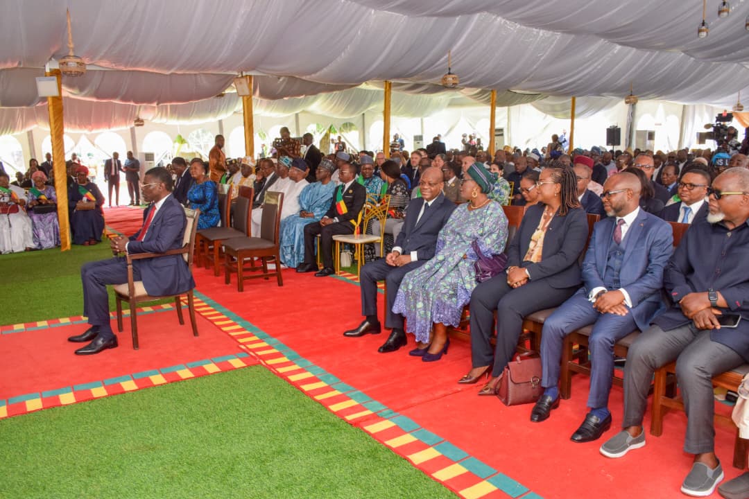 La Présidente de la Haute Cour de Justice prend part aux cérémonies solennelles de la 10ᵉ législature